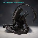 Enfeite Alien Meditando Decorativo